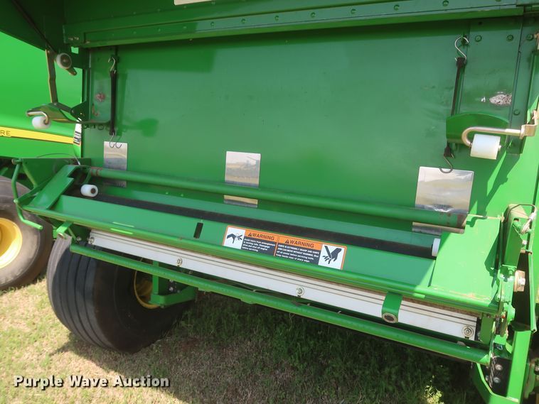 image for item DK3715 2013 John Deere 569 Premium  round baler