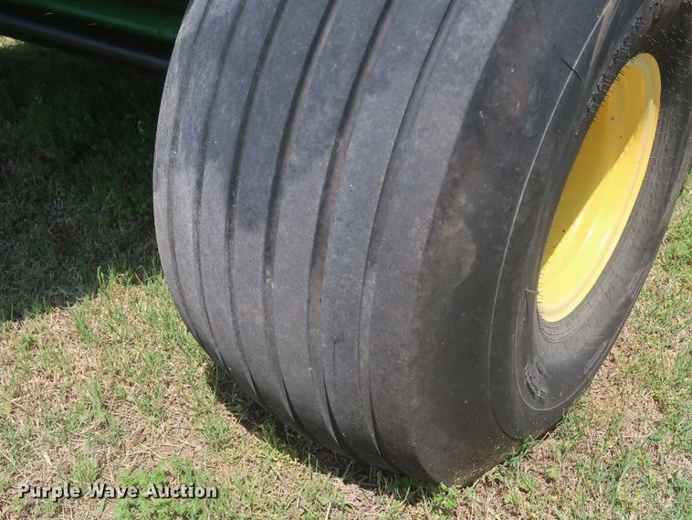 image for item DK3715 2013 John Deere 569 Premium  round baler