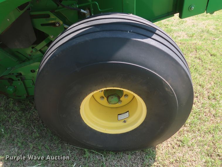 image for item DK3715 2013 John Deere 569 Premium  round baler
