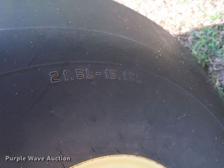 image for item DK3715 2013 John Deere 569 Premium  round baler