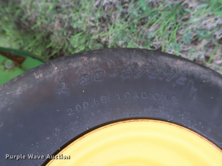 image for item DK3715 2013 John Deere 569 Premium  round baler