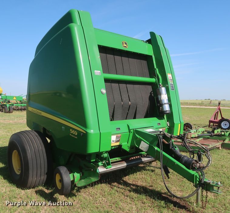 image for item DK3716 2013 John Deere 569 Premium  round baler
