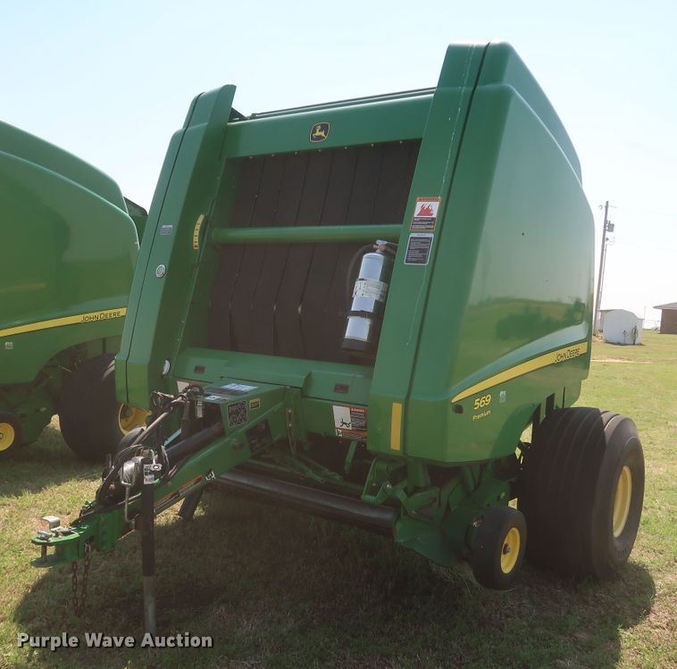 image for item DK3716 2013 John Deere 569 Premium  round baler