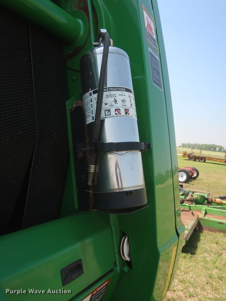 image for item DK3716 2013 John Deere 569 Premium  round baler
