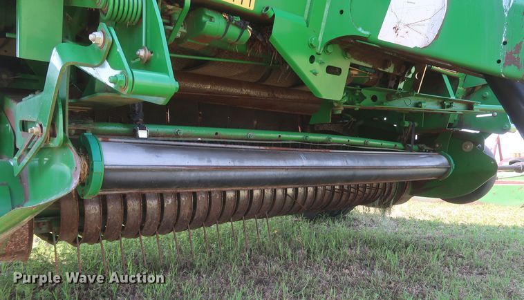image for item DK3716 2013 John Deere 569 Premium  round baler