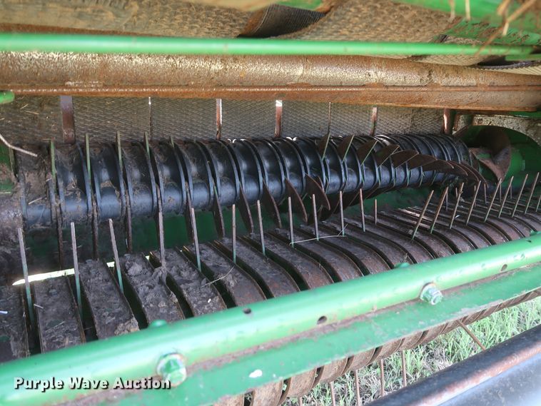 image for item DK3716 2013 John Deere 569 Premium  round baler