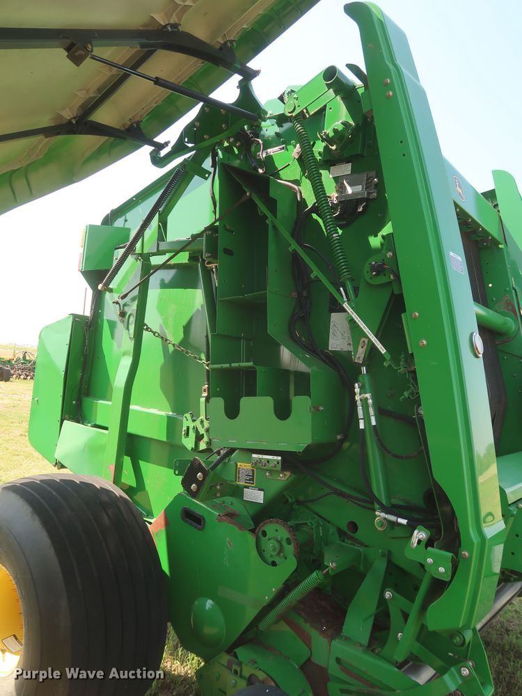 image for item DK3716 2013 John Deere 569 Premium  round baler