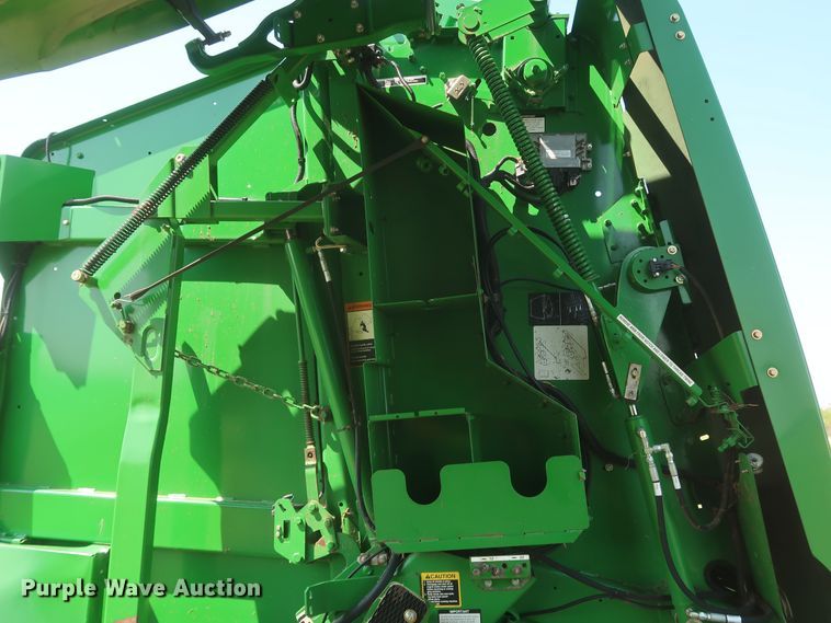 image for item DK3716 2013 John Deere 569 Premium  round baler