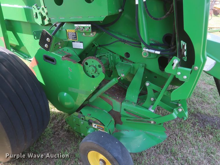 image for item DK3716 2013 John Deere 569 Premium  round baler