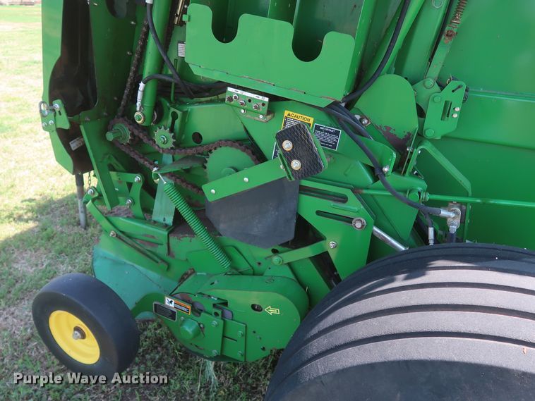 image for item DK3716 2013 John Deere 569 Premium  round baler