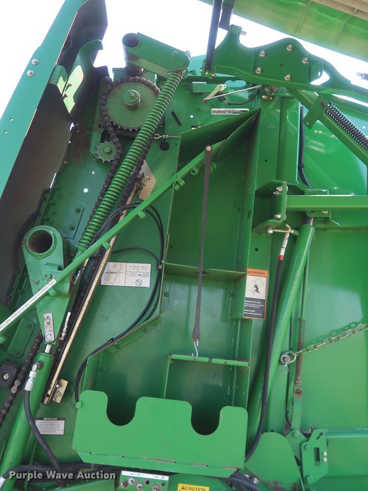 image for item DK3716 2013 John Deere 569 Premium  round baler