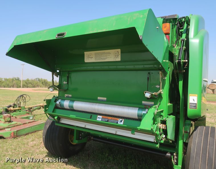 image for item DK3716 2013 John Deere 569 Premium  round baler