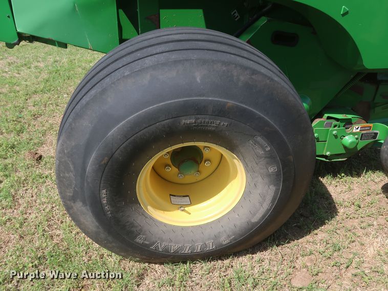 image for item DK3716 2013 John Deere 569 Premium  round baler