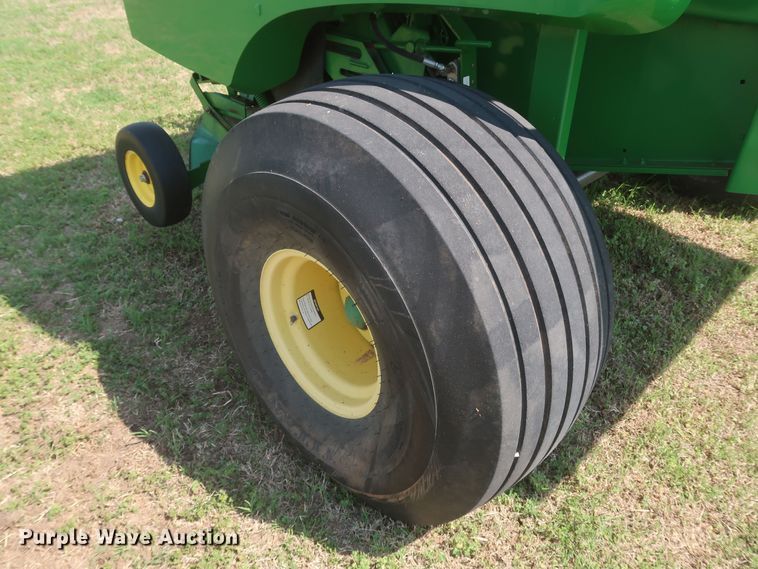 image for item DK3716 2013 John Deere 569 Premium  round baler