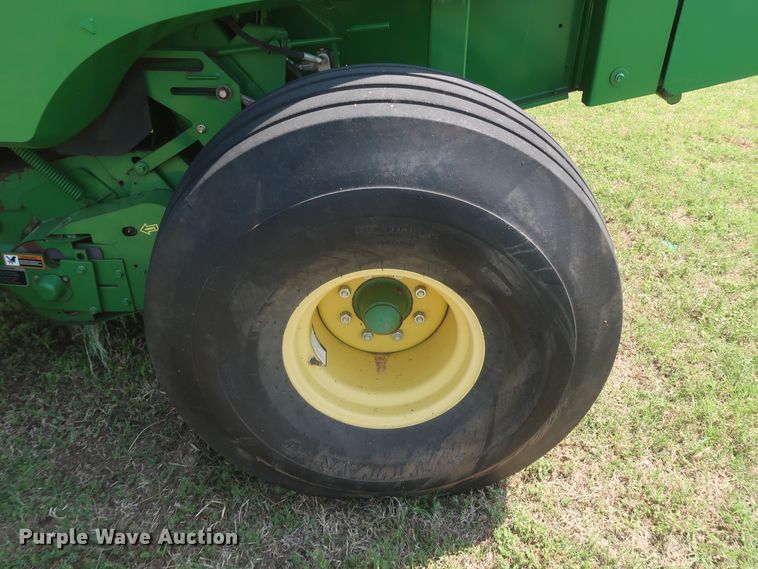 image for item DK3716 2013 John Deere 569 Premium  round baler