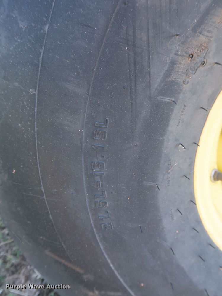 image for item DK3716 2013 John Deere 569 Premium  round baler