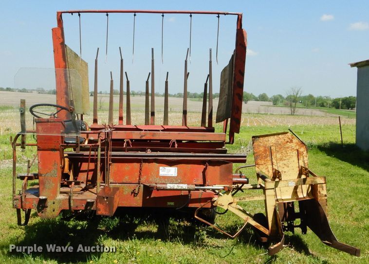 image for item DM4494 New Holland Stackliner 1047  bale stacker