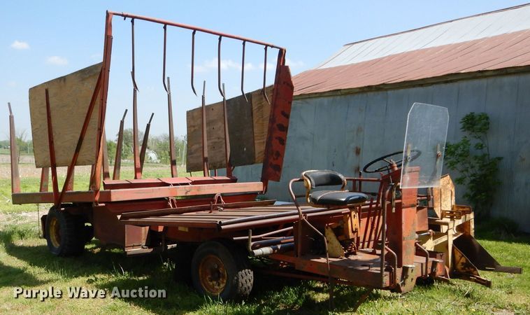 image for item DM4494 New Holland Stackliner 1047  bale stacker