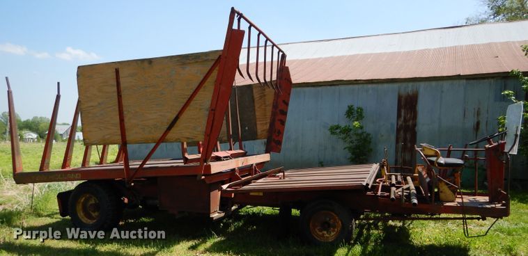 image for item DM4494 New Holland Stackliner 1047  bale stacker