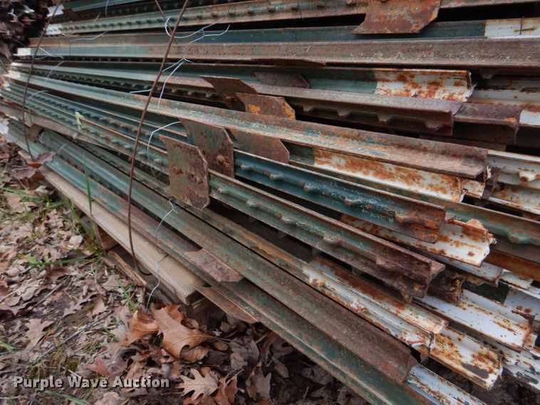 image for item DM7325 Approximately 300 T-posts