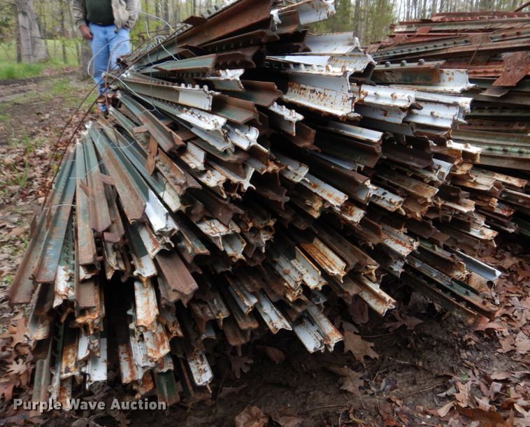 image for item DM7325 Approximately 300 T-posts