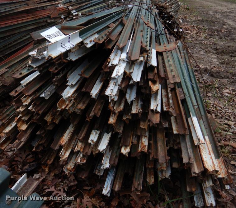 image for item DM7325 Approximately 300 T-posts