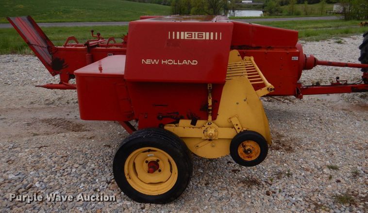 image for item DM7328 New Holland 316 Hayliner  small square baler