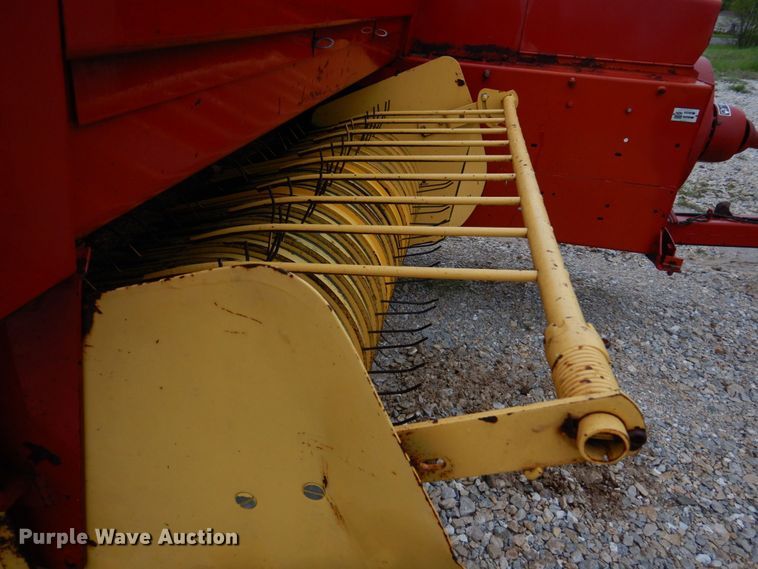 image for item DM7328 New Holland 316 Hayliner  small square baler