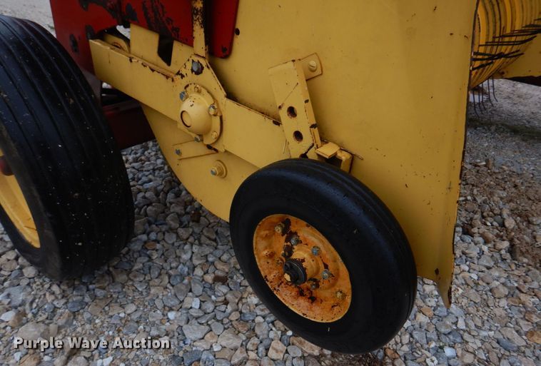 image for item DM7328 New Holland 316 Hayliner  small square baler