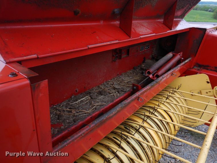 image for item DM7328 New Holland 316 Hayliner  small square baler
