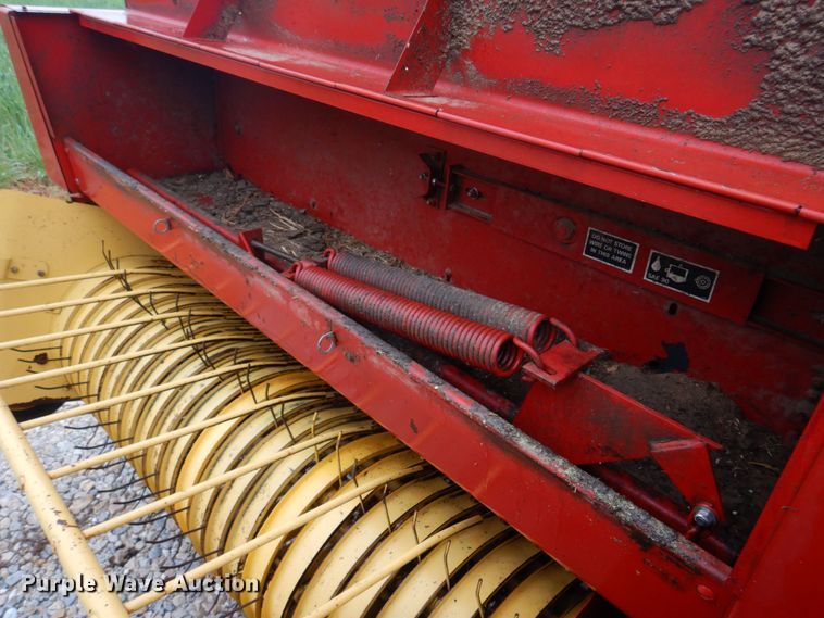 image for item DM7328 New Holland 316 Hayliner  small square baler