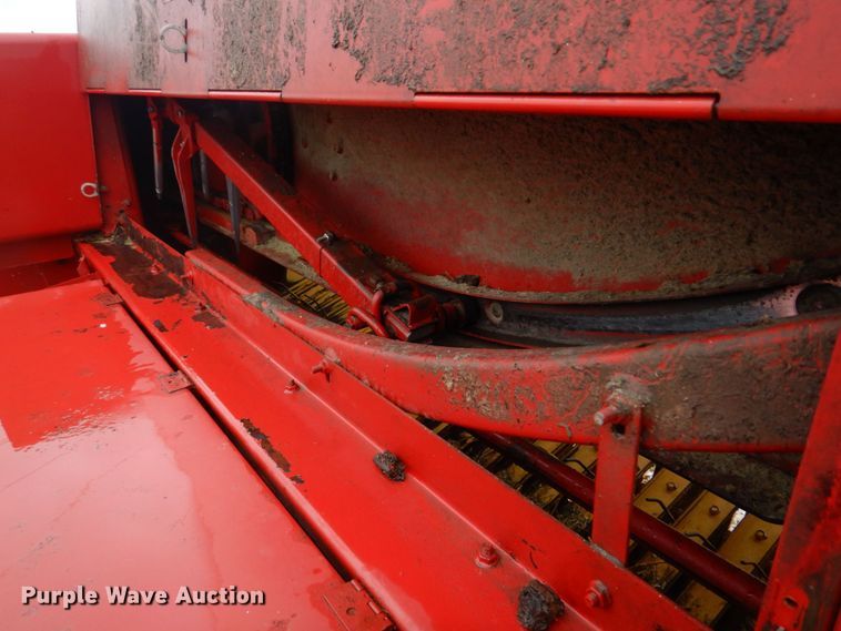 image for item DM7328 New Holland 316 Hayliner  small square baler