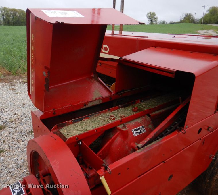 image for item DM7328 New Holland 316 Hayliner  small square baler