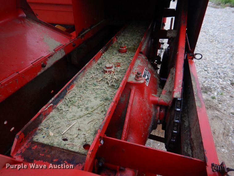 image for item DM7328 New Holland 316 Hayliner  small square baler