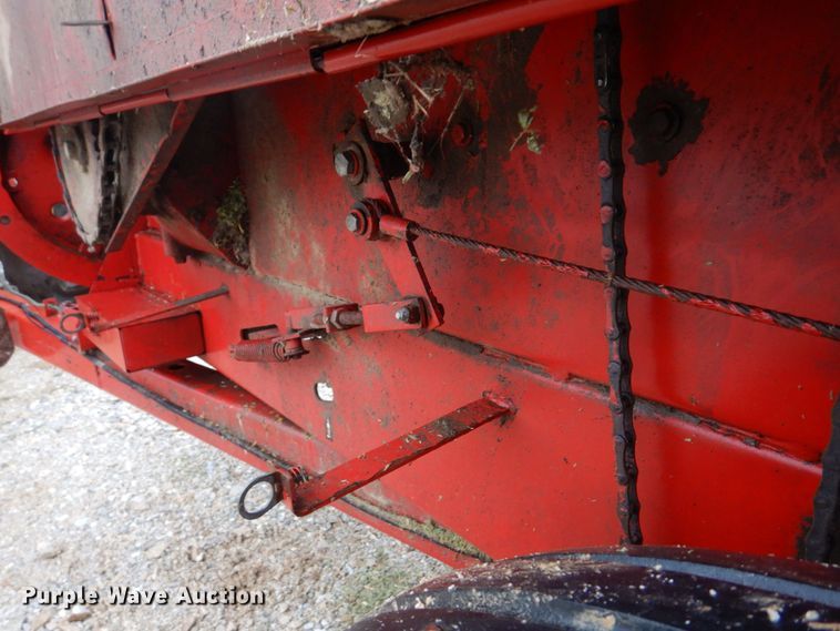 image for item DM7328 New Holland 316 Hayliner  small square baler