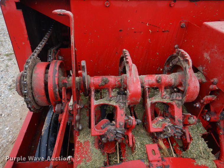 image for item DM7328 New Holland 316 Hayliner  small square baler