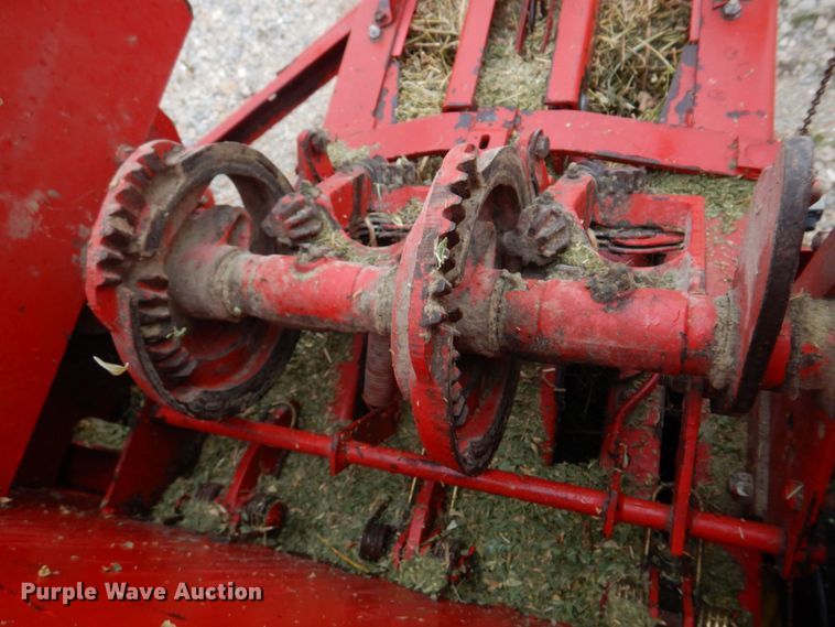 image for item DM7328 New Holland 316 Hayliner  small square baler