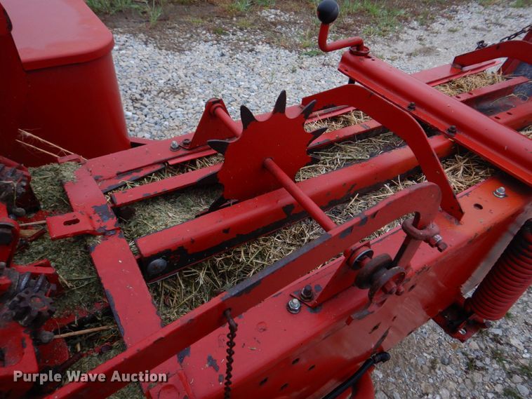 image for item DM7328 New Holland 316 Hayliner  small square baler