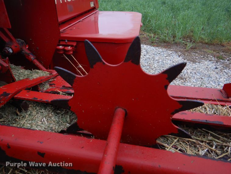 image for item DM7328 New Holland 316 Hayliner  small square baler