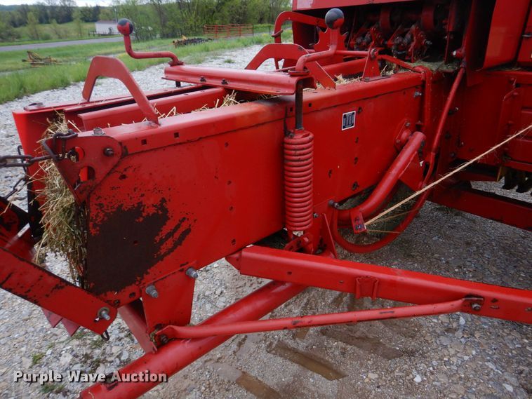 image for item DM7328 New Holland 316 Hayliner  small square baler