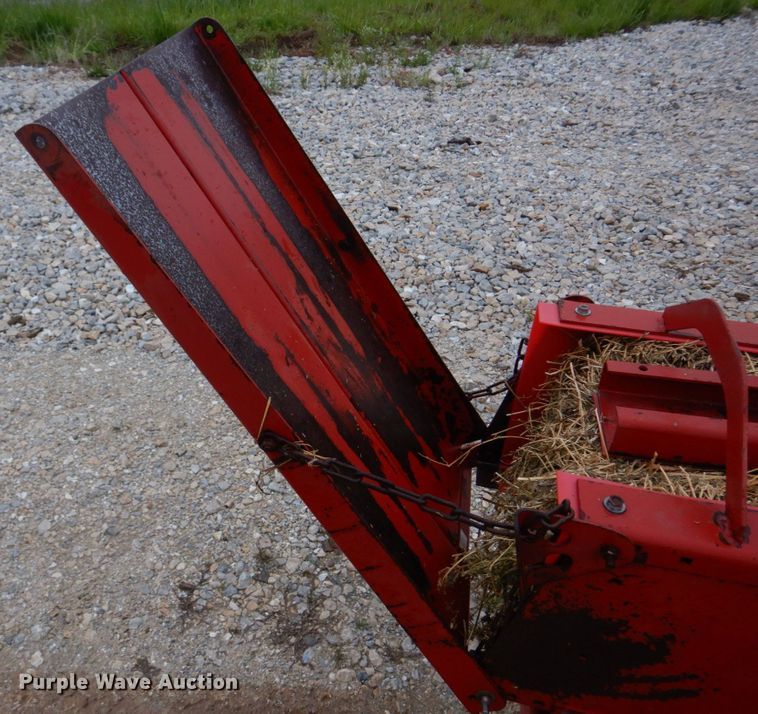 image for item DM7328 New Holland 316 Hayliner  small square baler