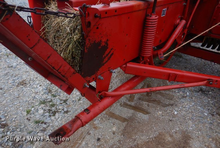 image for item DM7328 New Holland 316 Hayliner  small square baler