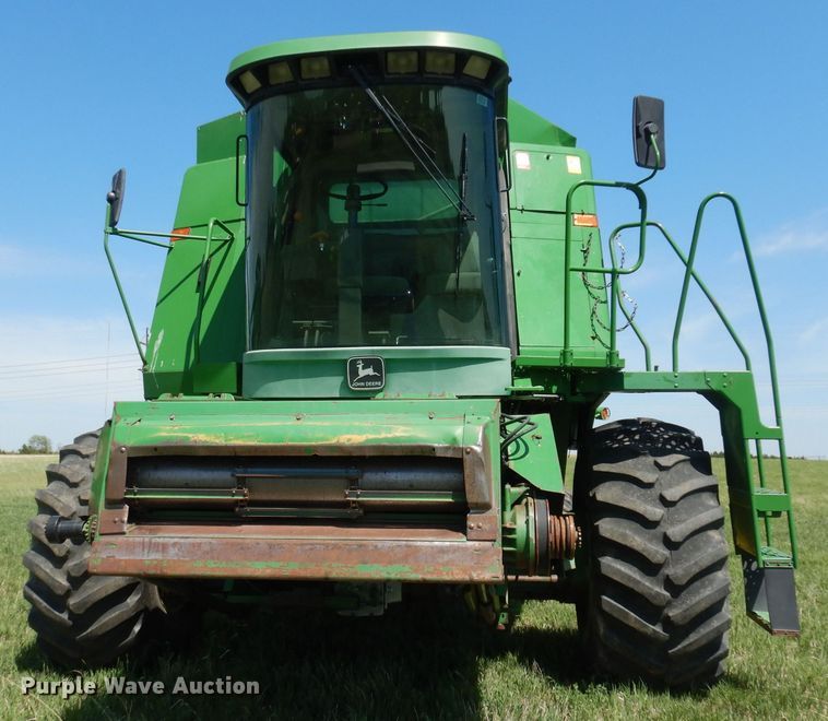 image for item DN1503 1992 John Deere 9600  combine