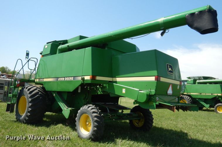 image for item DN1503 1992 John Deere 9600  combine