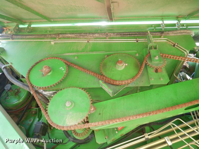 image for item DN1503 1992 John Deere 9600  combine