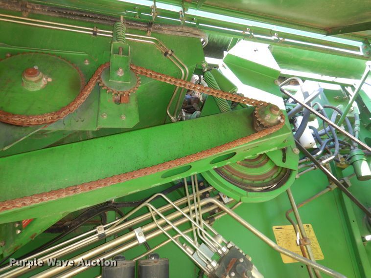 image for item DN1503 1992 John Deere 9600  combine