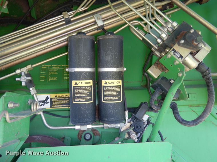 image for item DN1503 1992 John Deere 9600  combine