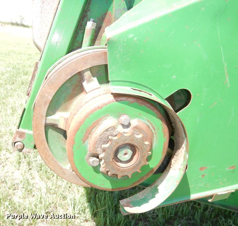 image for item DN1503 1992 John Deere 9600  combine