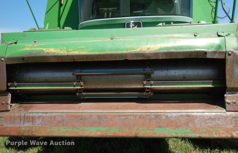 image for item DN1503 1992 John Deere 9600  combine