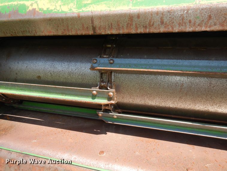 image for item DN1503 1992 John Deere 9600  combine